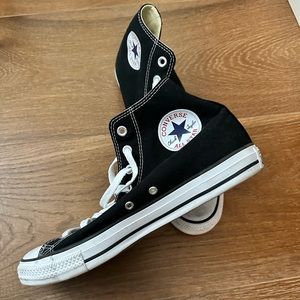 Black Converse Chuck Taylor. Excellent condition. Size 10